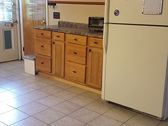 3rd image of 61 Wren St
