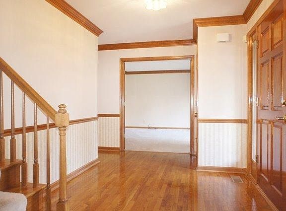 3rd image of 214 Bradford Dr
