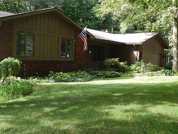 3rd image of 3155 W Redford Dr SE