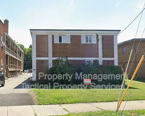 17550 Lakeshore Blvd #3 Photo 1