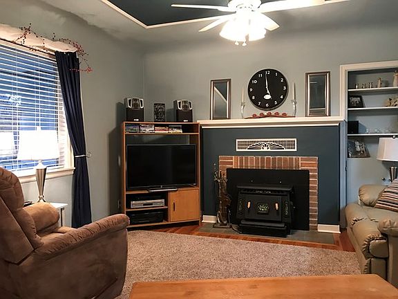 2nd image of 817 Main St