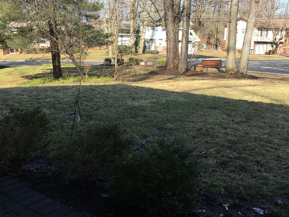 1st image of 3 Williamsburg Dr