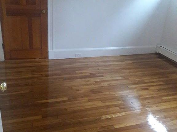 4th image of 19-21 Lincoln St #1