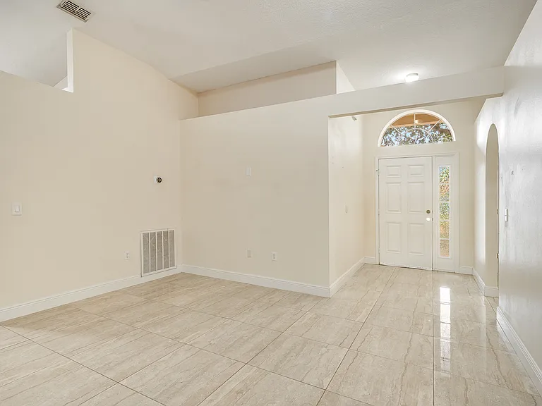 537 Mason Dr — Photo 8