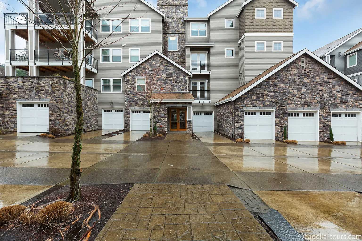 11624 SE Wingspan Way photo 1