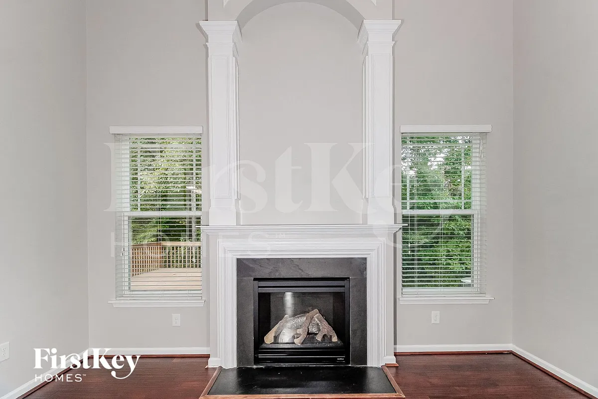 Building Photo - 2675 Lamplight Cir