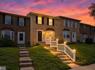 369 Cool Breeze Ct, Pasadena, MD 21122