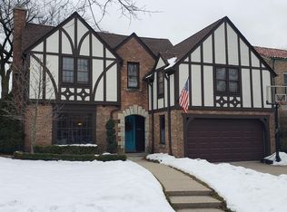 3916 N Ridgefield Cir, Shorewood, WI 53211