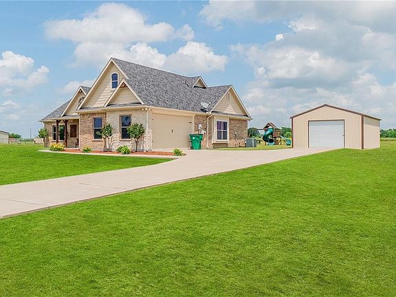 3rd image of 110 Avalon Dr