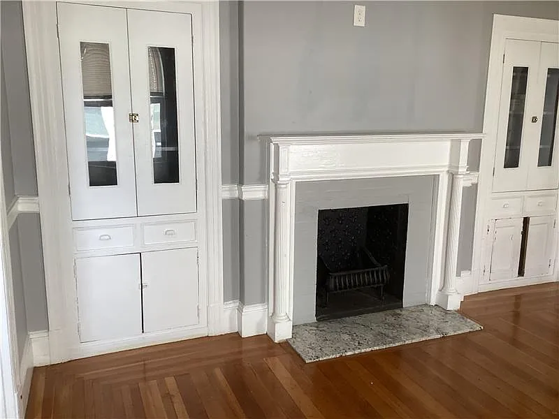 4 bed, 1.5 bath, $3,700 — Photo 3