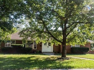 3805 Southern Hills Dr, Kansas City, MO 64137