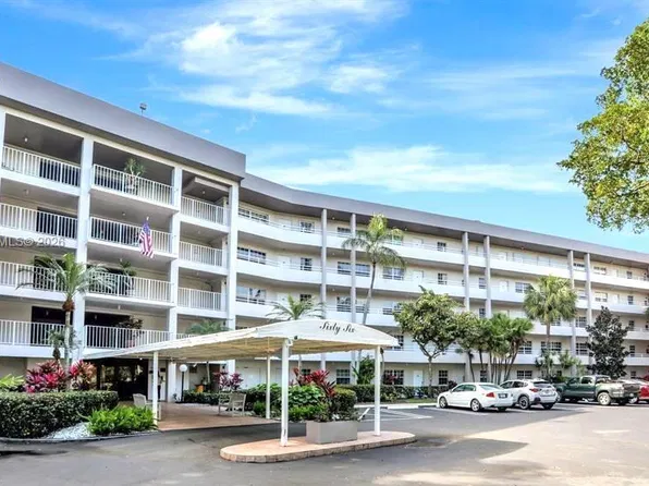 565 Oaks Ln APT 410, Pompano Beach, FL 33069