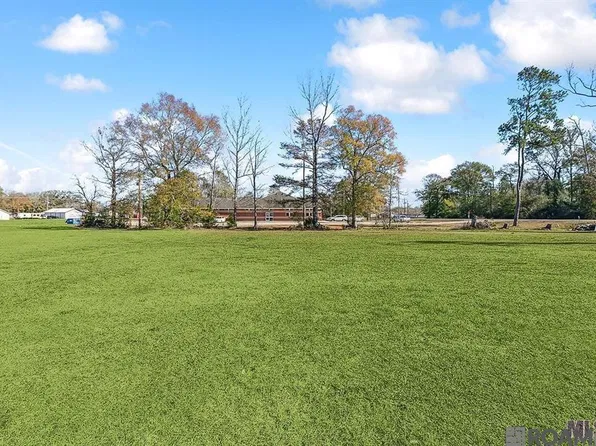 College Dr, Walker, LA 70785