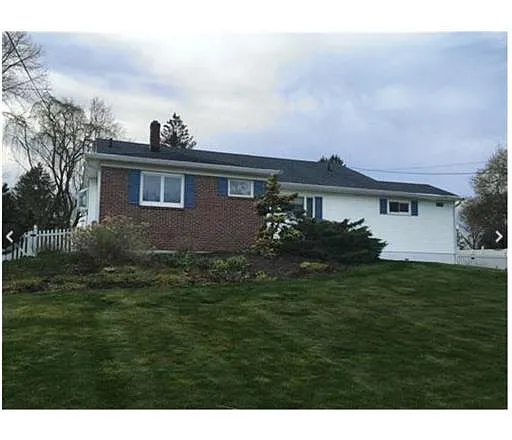 55 Canterbury Rd photo 1