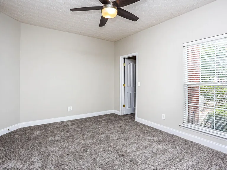 Anthos at Lexington Place — Photo 16