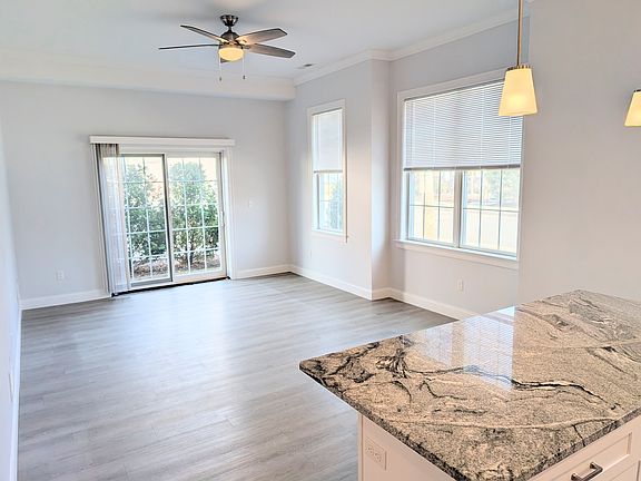5th image of 185 Willow St Suite 2