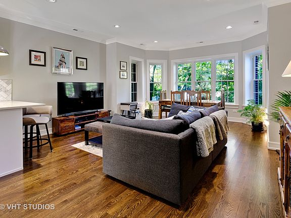3rd image of 5117 N Winchester Ave #3S