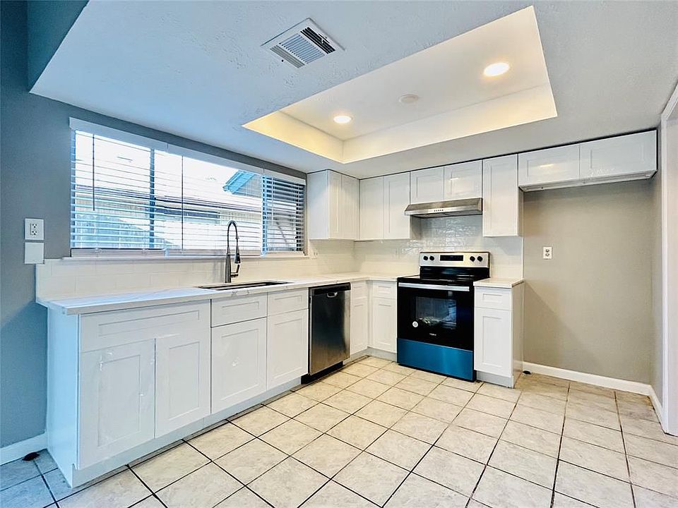 1st image of 11719 Sela Ln