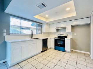 11719 Sela Ln, Houston, TX 77072