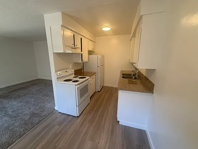 841 Grand Ave #6 — Photo 4