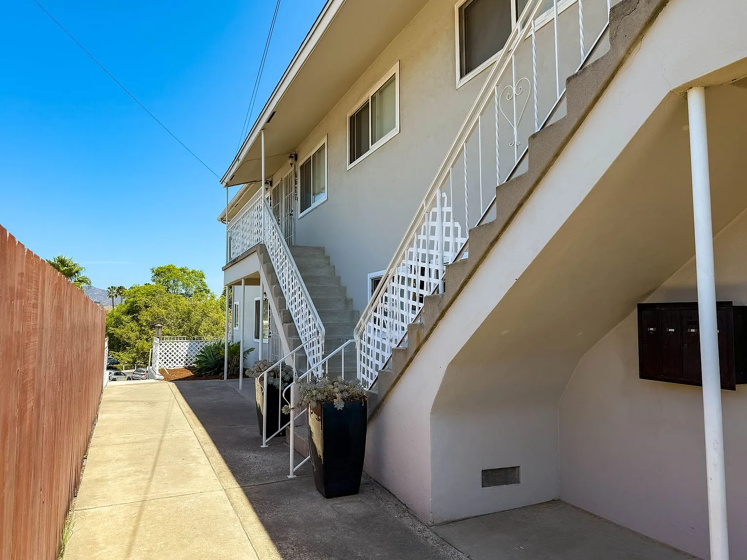 Amherst Apartments — Photo 3