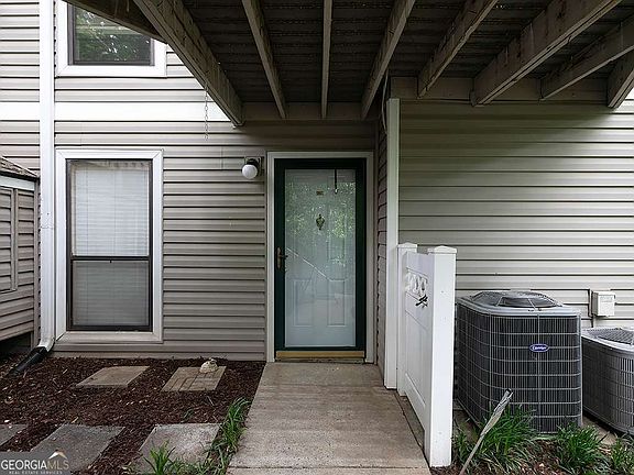 3rd image of 1316 Wynnes Ridge Cir SE