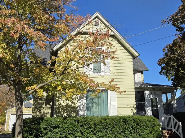 514 W Washington St, Marengo, IL 60152