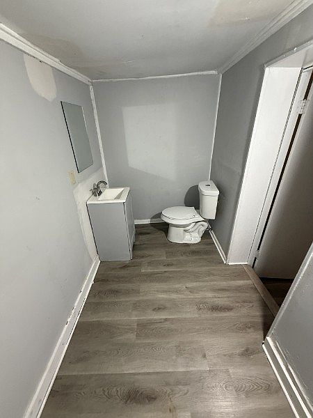 2nd image of 2161 Clifton Ave