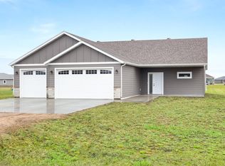 216 N Laverne Ln, Colfax, ND