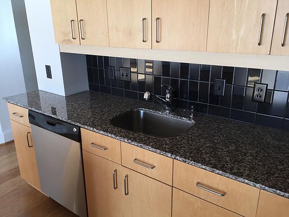 5th image of 505 E 6th St Unit 709