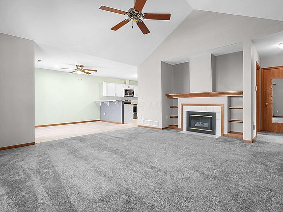 4th image of 7782 Meadowlark Ln N