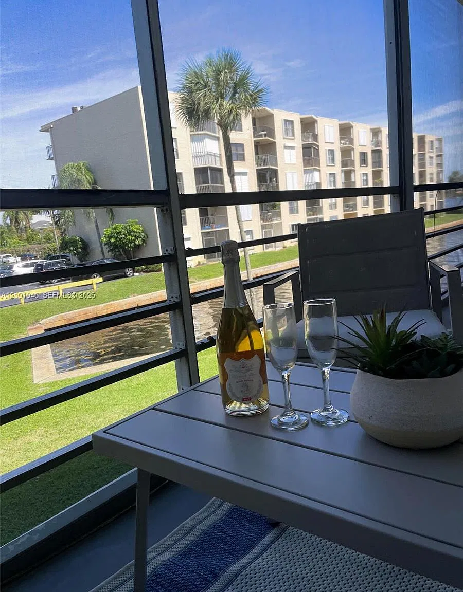 Waterway Club — Photo 1