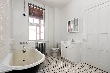 Rented by Nest Seekers International