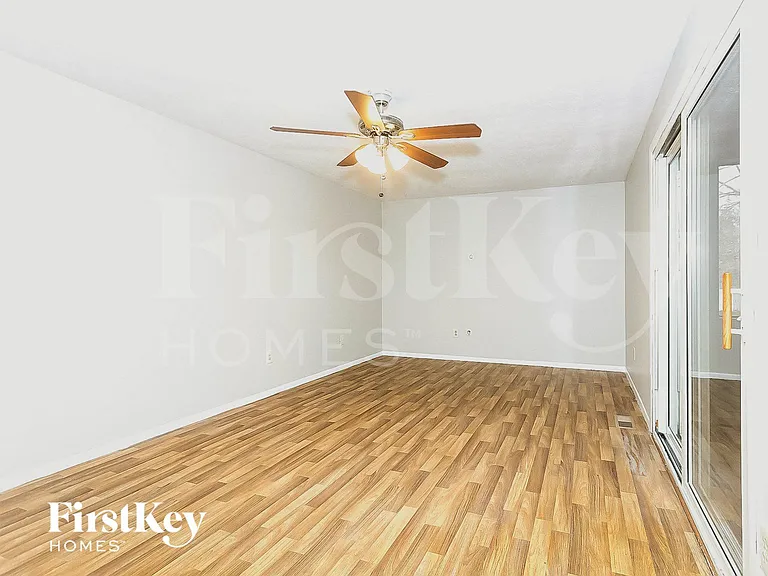 3045 Breed Dr — Photo 4