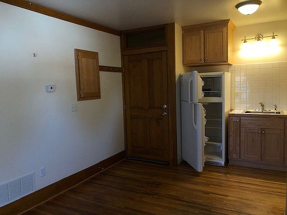 2nd image of 86 Park Ave