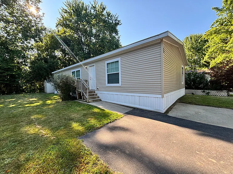 54 Dunlap Cir — Photo 2