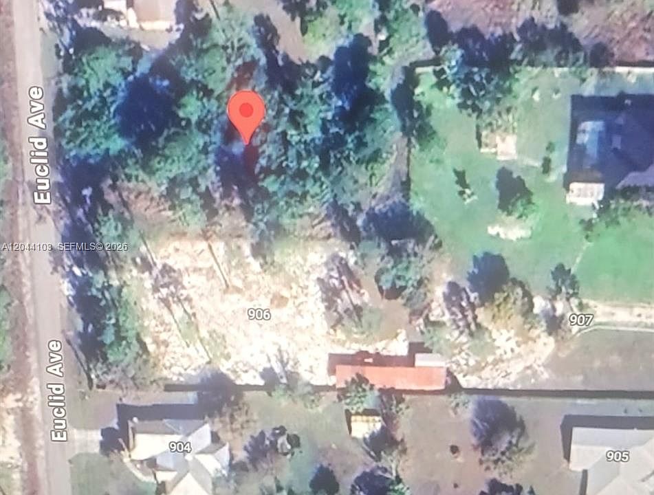 2nd image of 908 E Euclid Ave