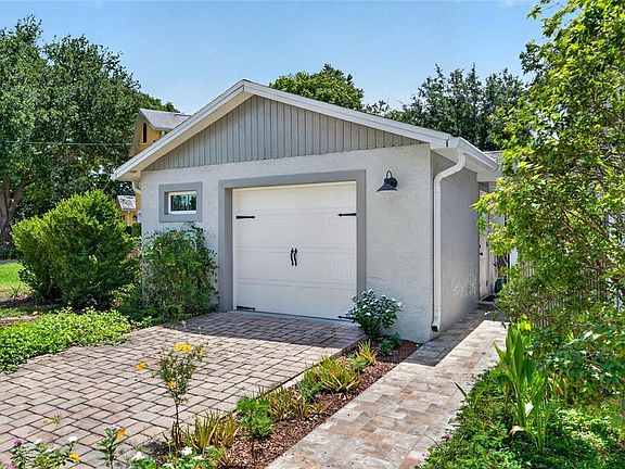 4th image of 633 Buckminster Cir