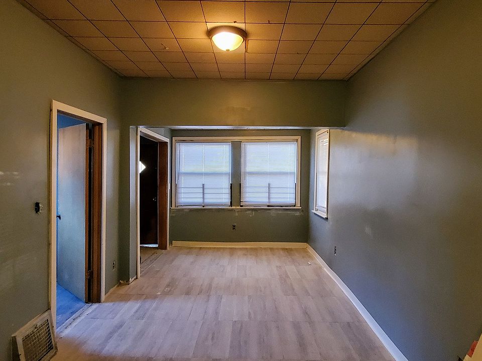 2nd image of 8034 S Manistee Ave