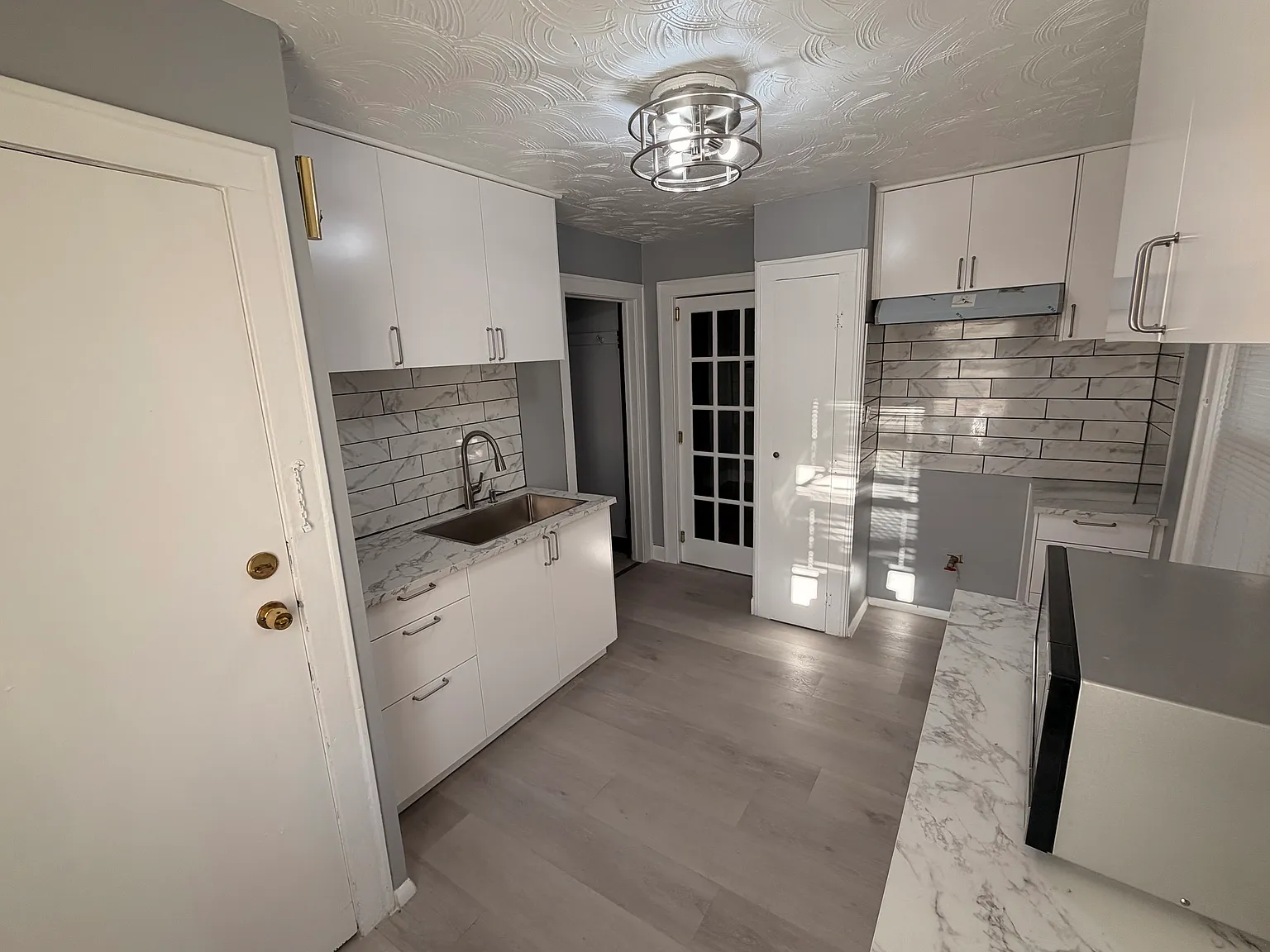 3 bed, 1500 sqft, $2,000 — Photo 2