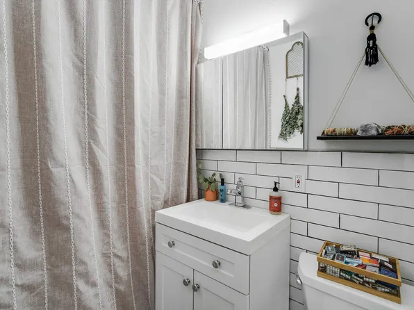 5800 Arlington Avenue image 8 of 13