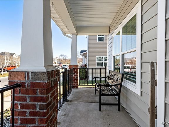 3rd image of 703 Admiral Gravely Blvd