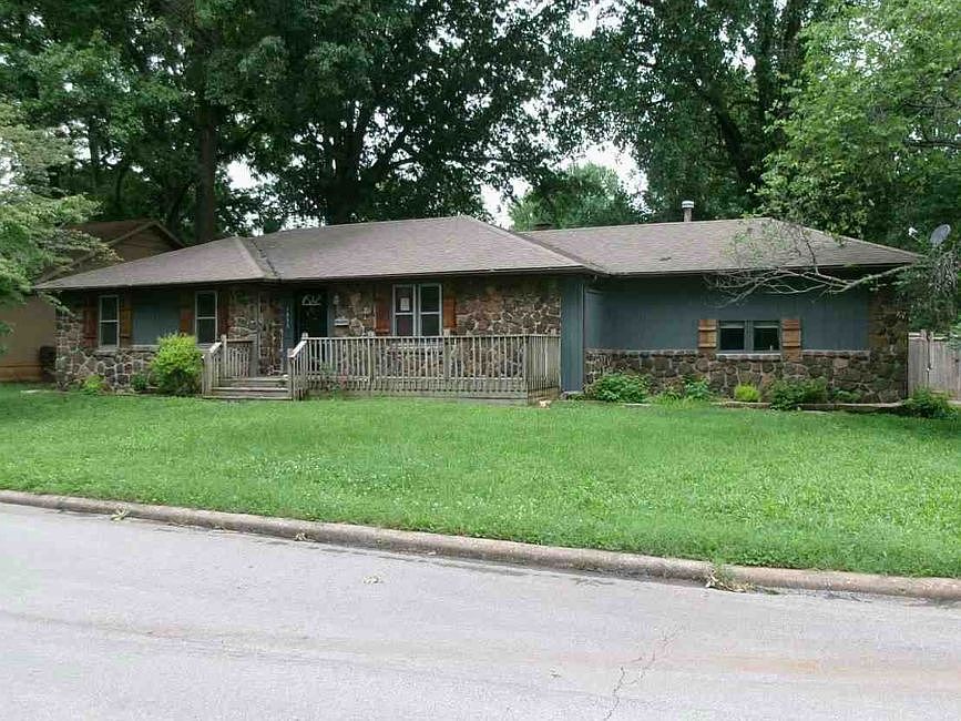 1st image of 1833 S Westwood Ave
