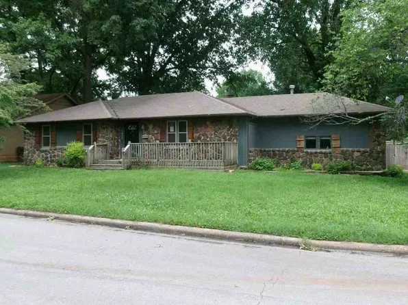 1833 S Westwood Ave, Springfield, MO 65807