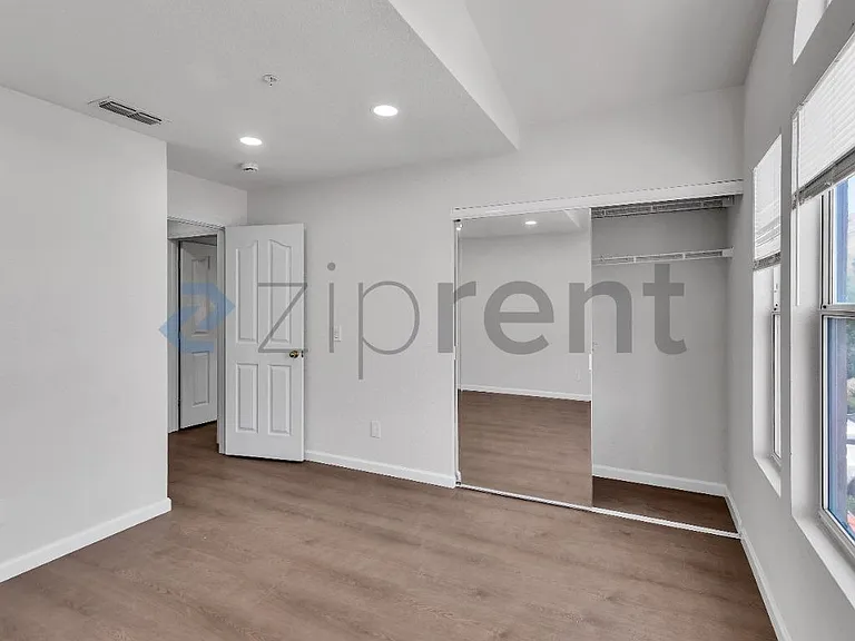1001 Sandhurst Dr — Photo 49