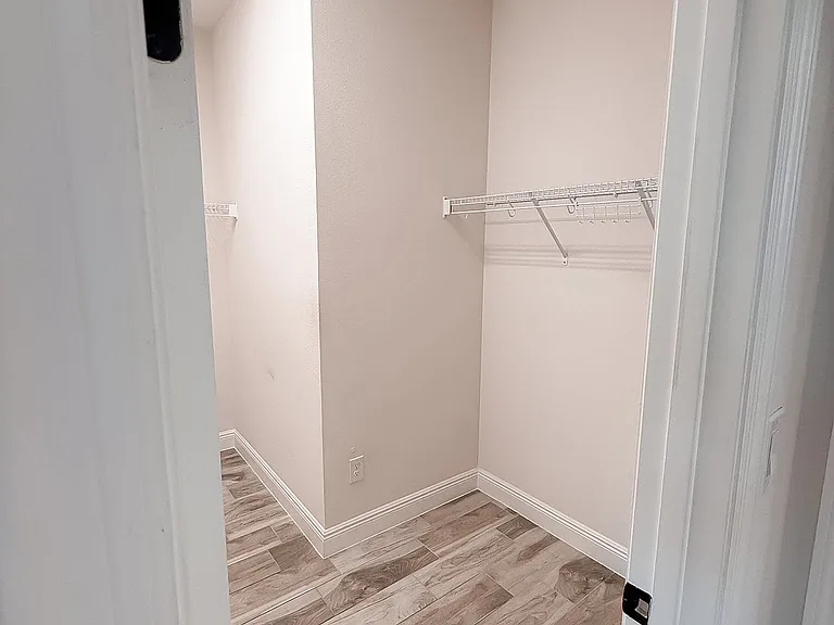 5723 Silver Sun Dr — Photo 31