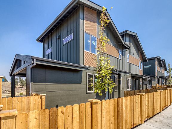3rd image of 896 SE Aquila Dr