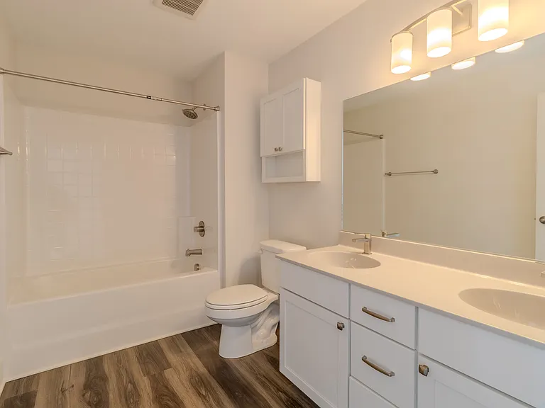 Premier Place II — Photo 9