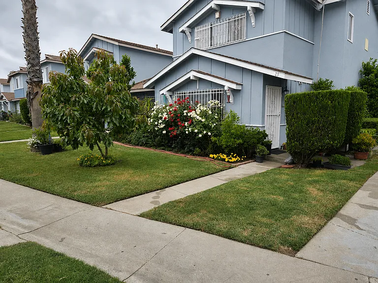 25 Paradise Valley N — Photo 1
