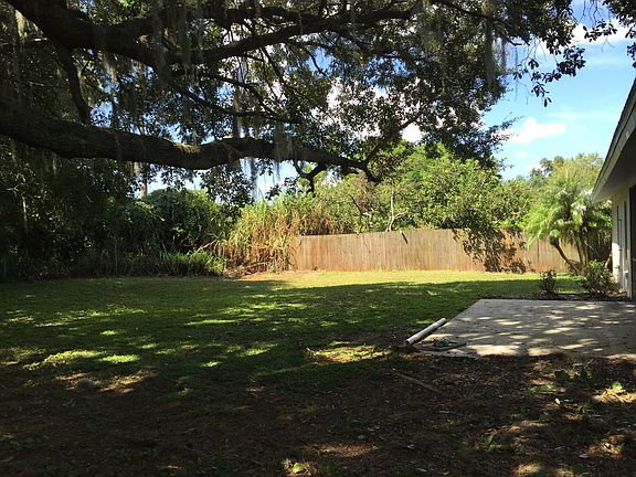  Huge private back yard 